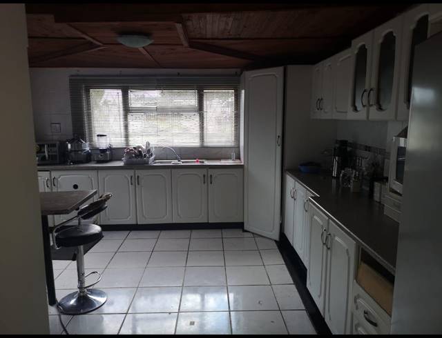 3 BEDROOM FREEHOLD SOLD IN MERRIVALE